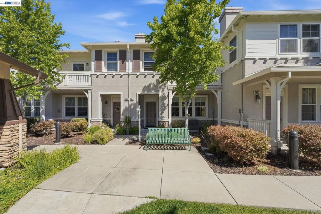 2656 Northern Cross Rd, Hayward