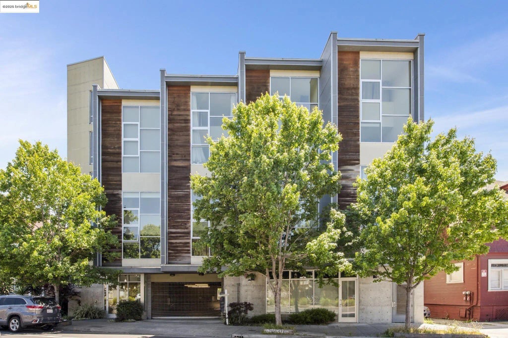 485 W Macarthur Blvd 407, Oakland