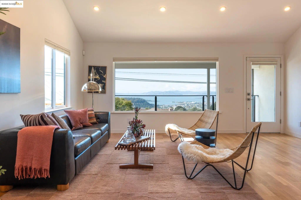 207 Cambridge Ave, Kensington