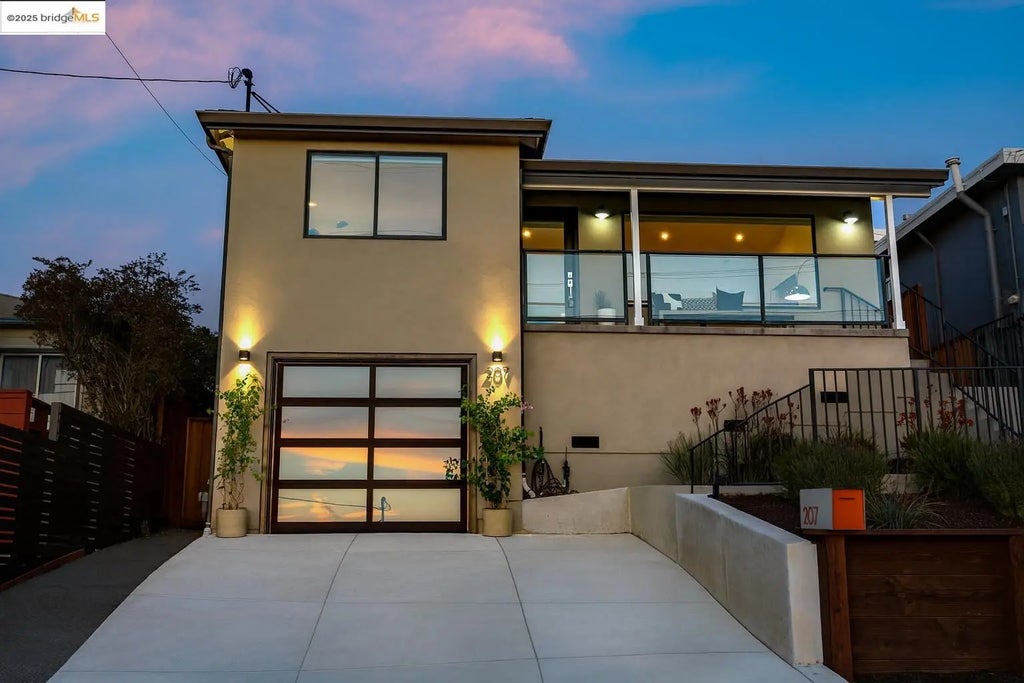 207 Cambridge Ave, Kensington