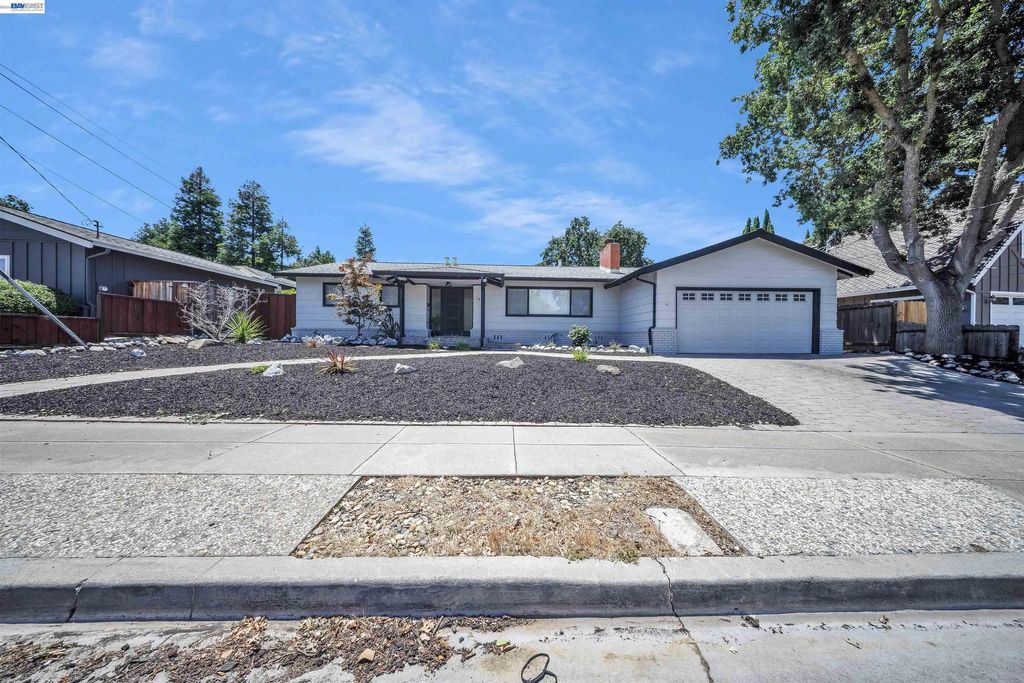 781 E Angela St, Pleasanton