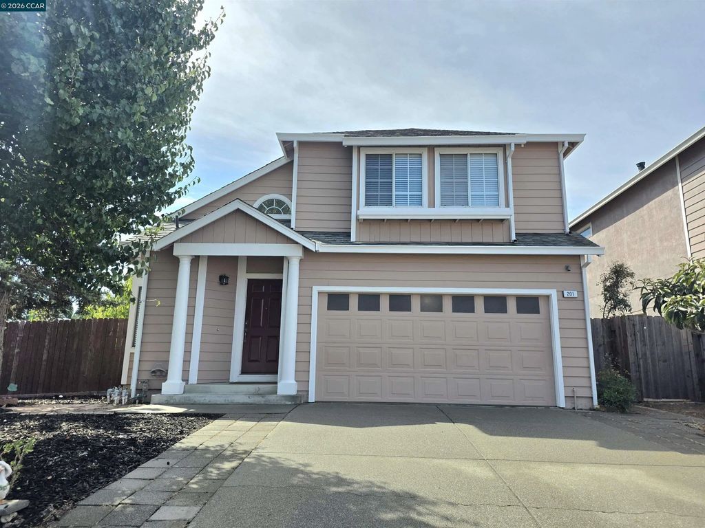 201 Fairbrook Ct, Suisun City