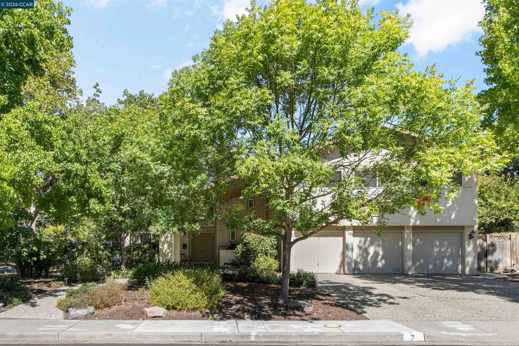 7 Leeds Ct, Danville