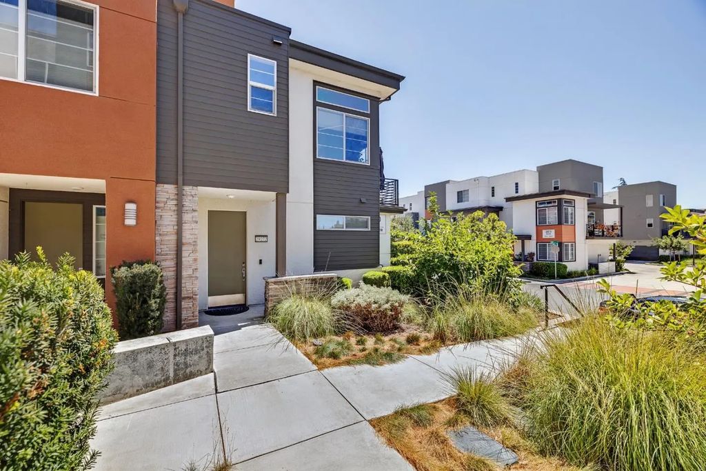 29272 Hub Lane, Hayward
