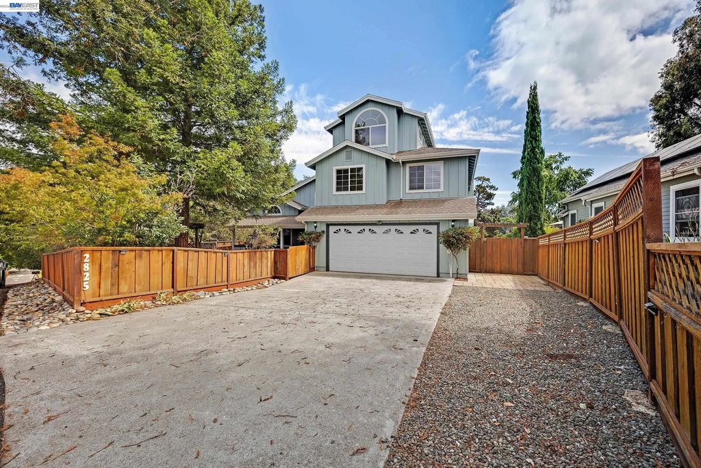 2825 Hillcrest Avenue, Hayward