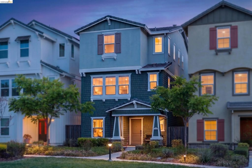 24157 Amaranth Loop, Hayward