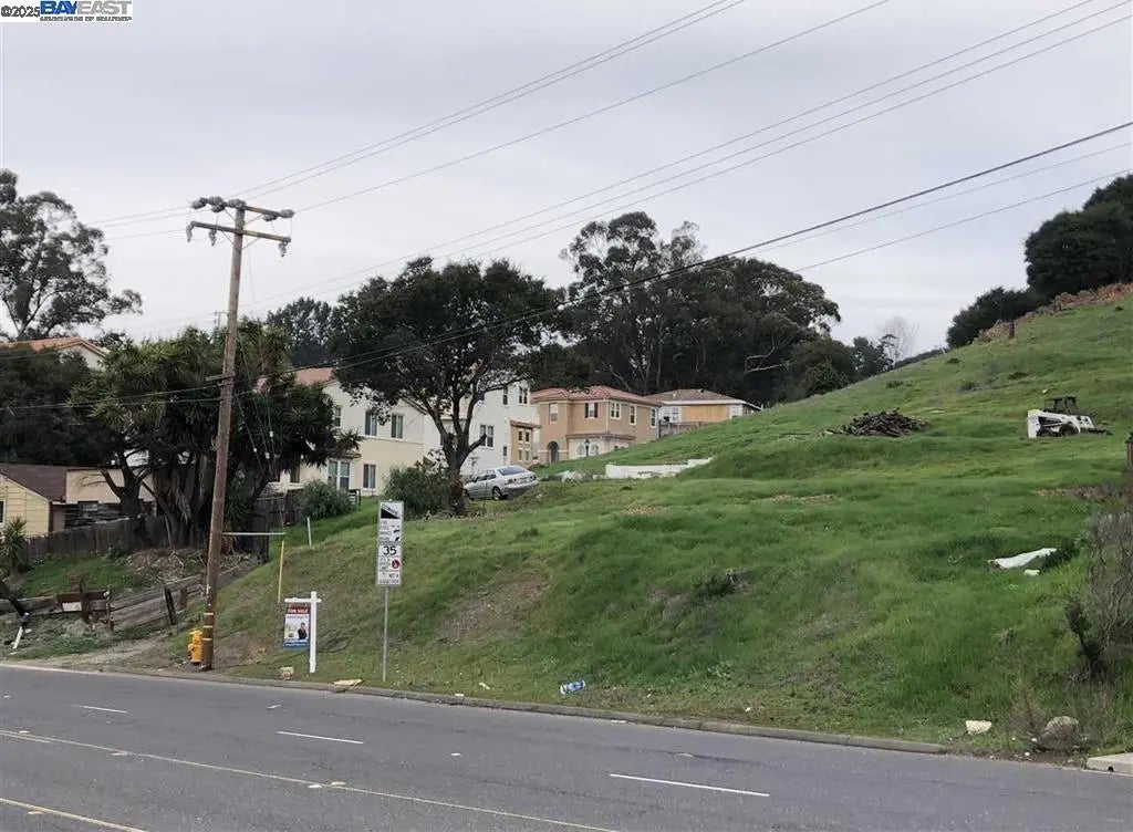 26660 Hayward Blvd, Hayward