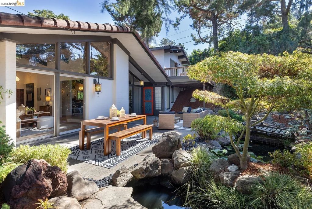 81 Elysian Fields Dr, Oakland