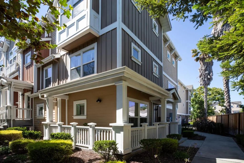 1901 Newbury Drive, Mountain View