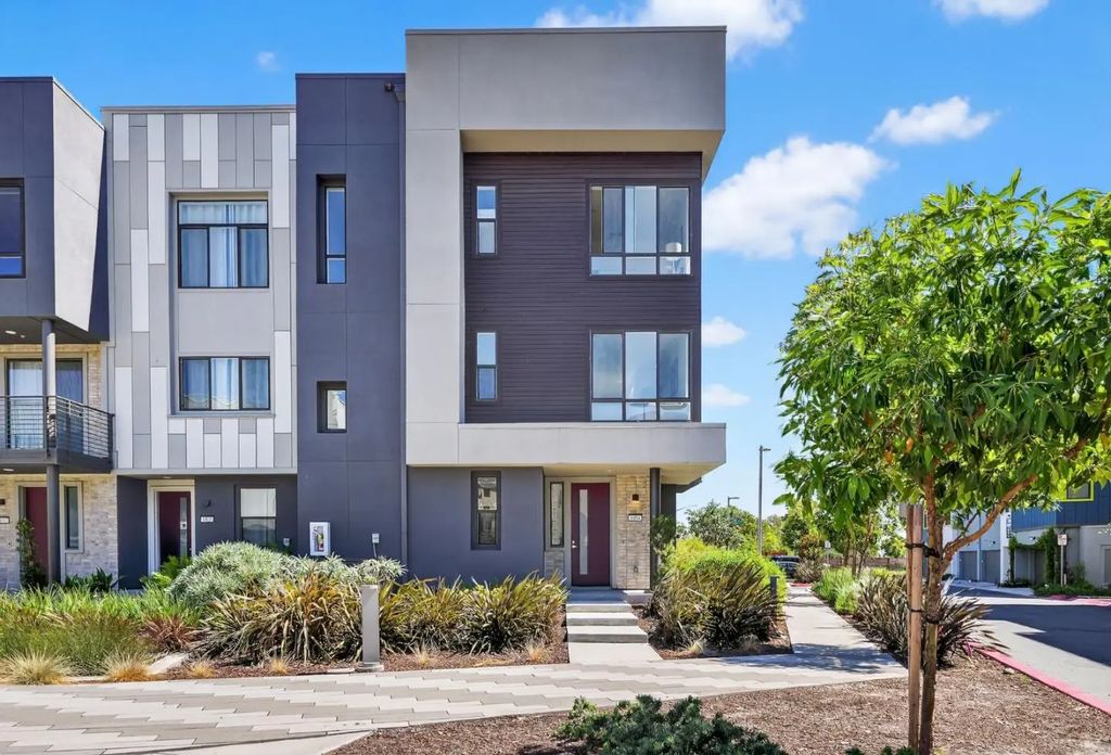 3891 Vanguard Common 1004, Fremont