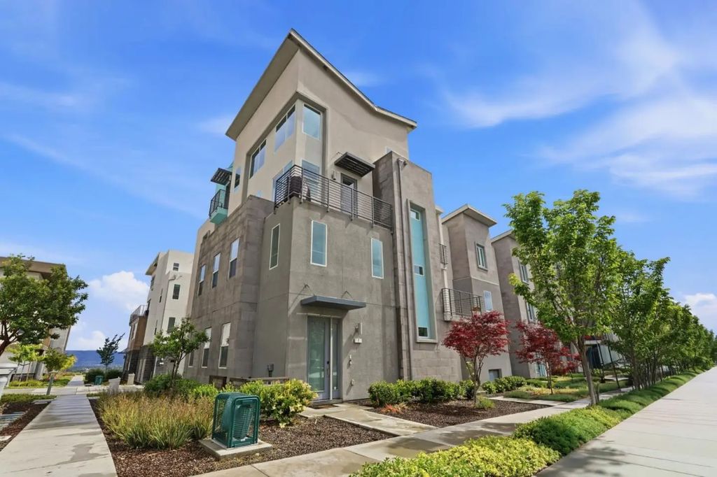 115 Agustin Narvaez Street 7, San Jose
