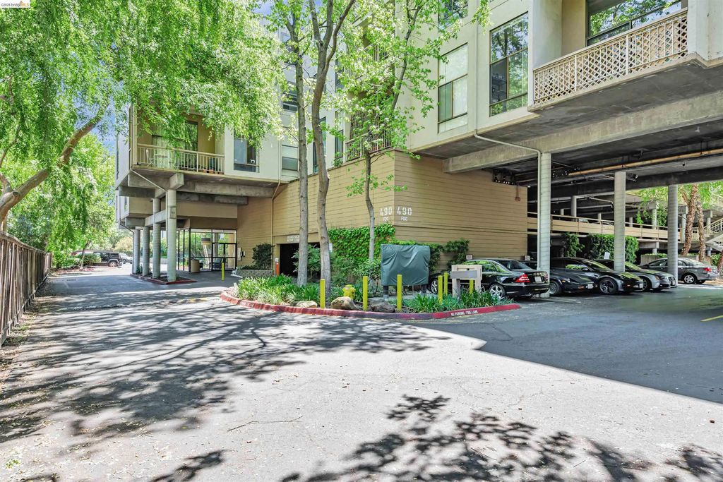 490 N Civic Dr 101, Walnut Creek