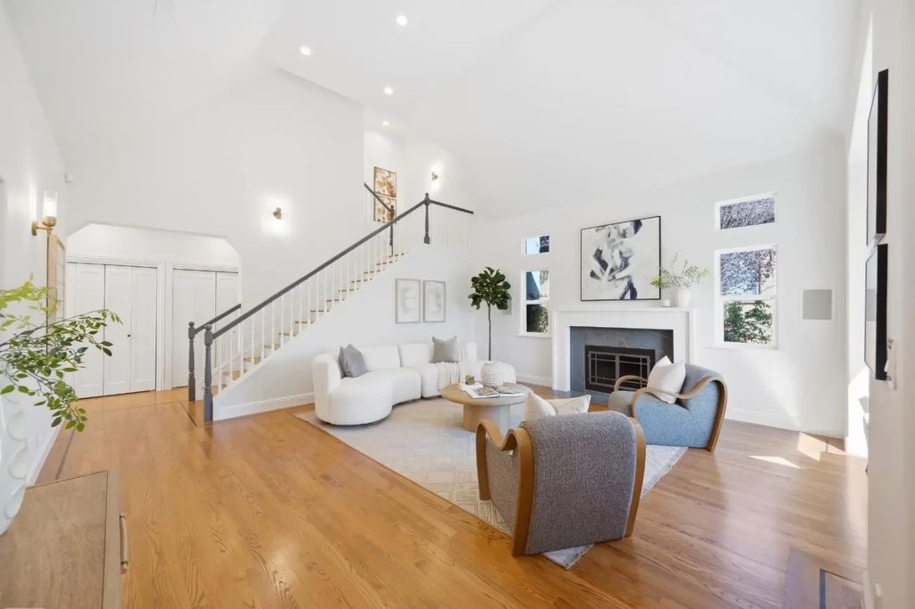1618 Fairway Drive, Belmont
