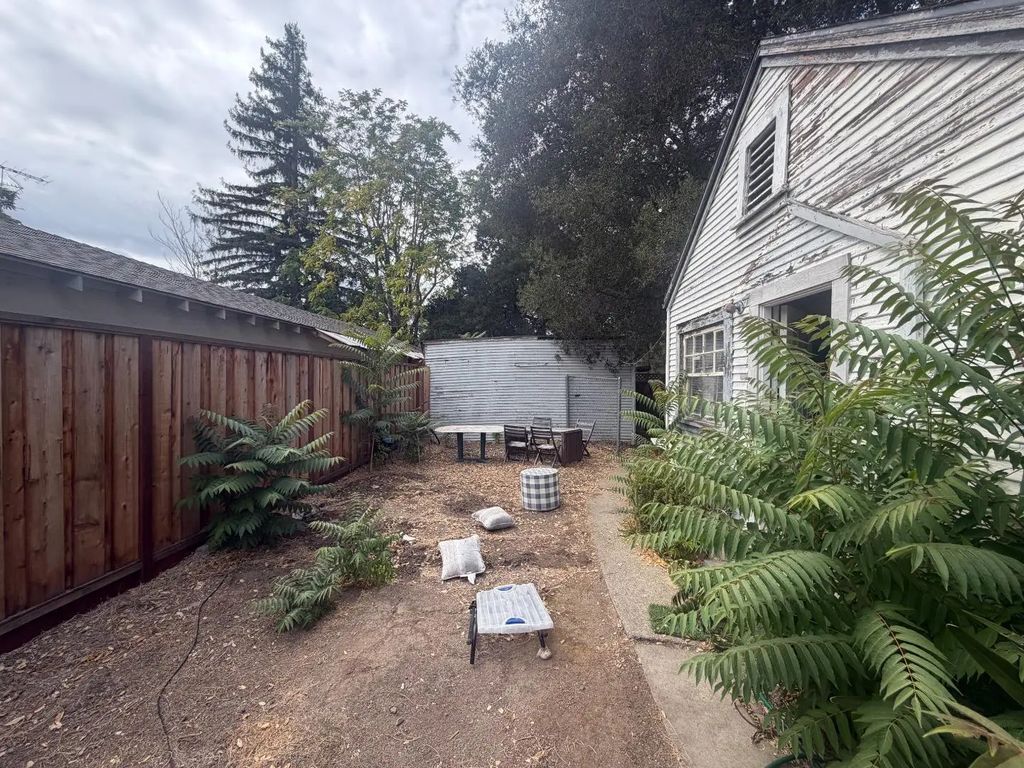 519 University Drive, Menlo Park