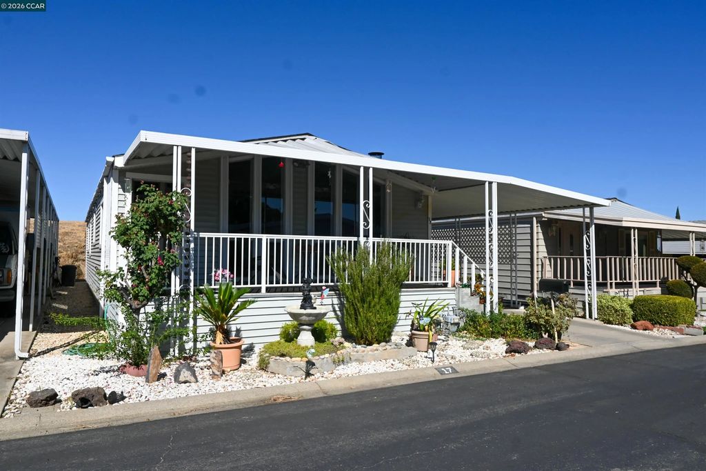 17 Bradley Ln, Antioch