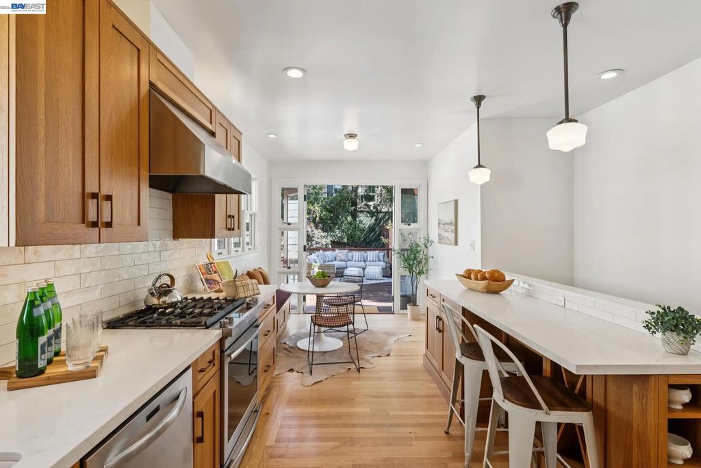 542 Chetwood St, Oakland