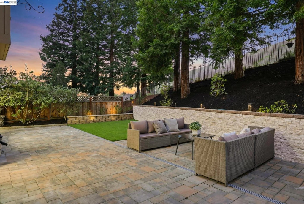 415 Eagle Valley Way, Danville