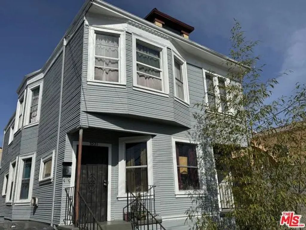 3225 Market Street, Emeryville