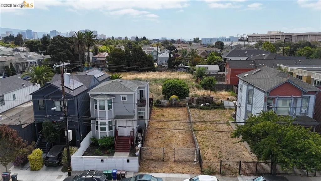 826 Pine St, Oakland