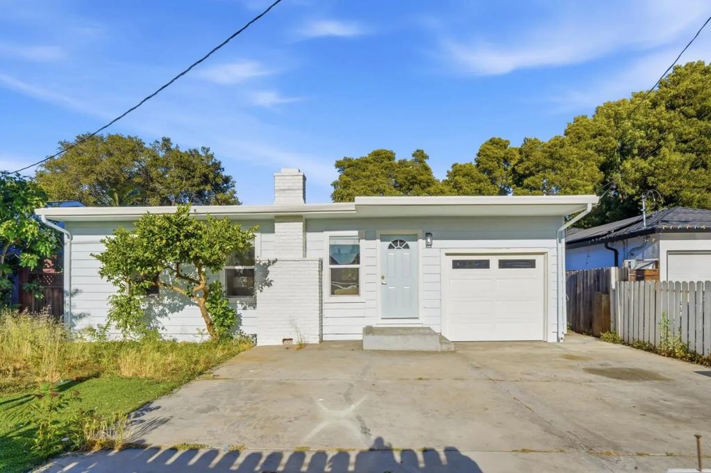 1030 Bradley Way, East Palo Alto