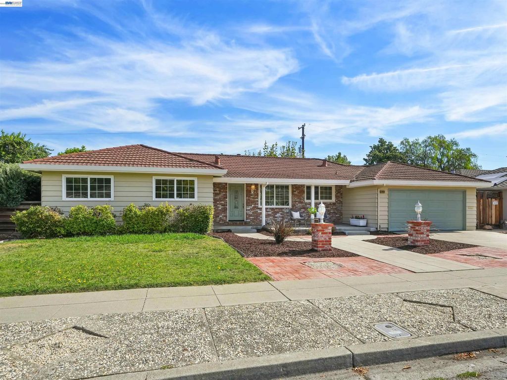 38660 Kimbro St, Fremont