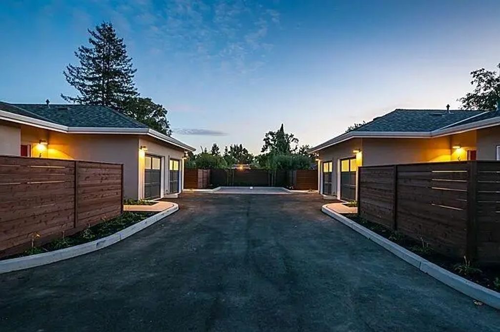 1024 10th Avenue, Redwood City