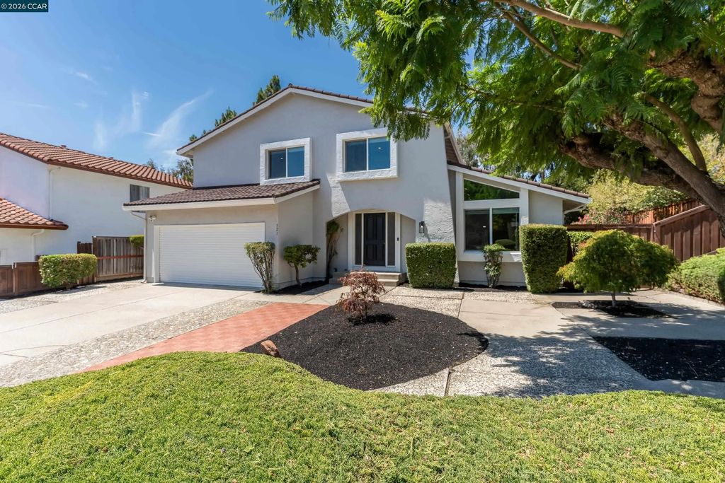 121 Violet Rd, Hercules