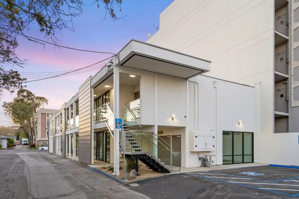 2575 Flores Street, San Mateo