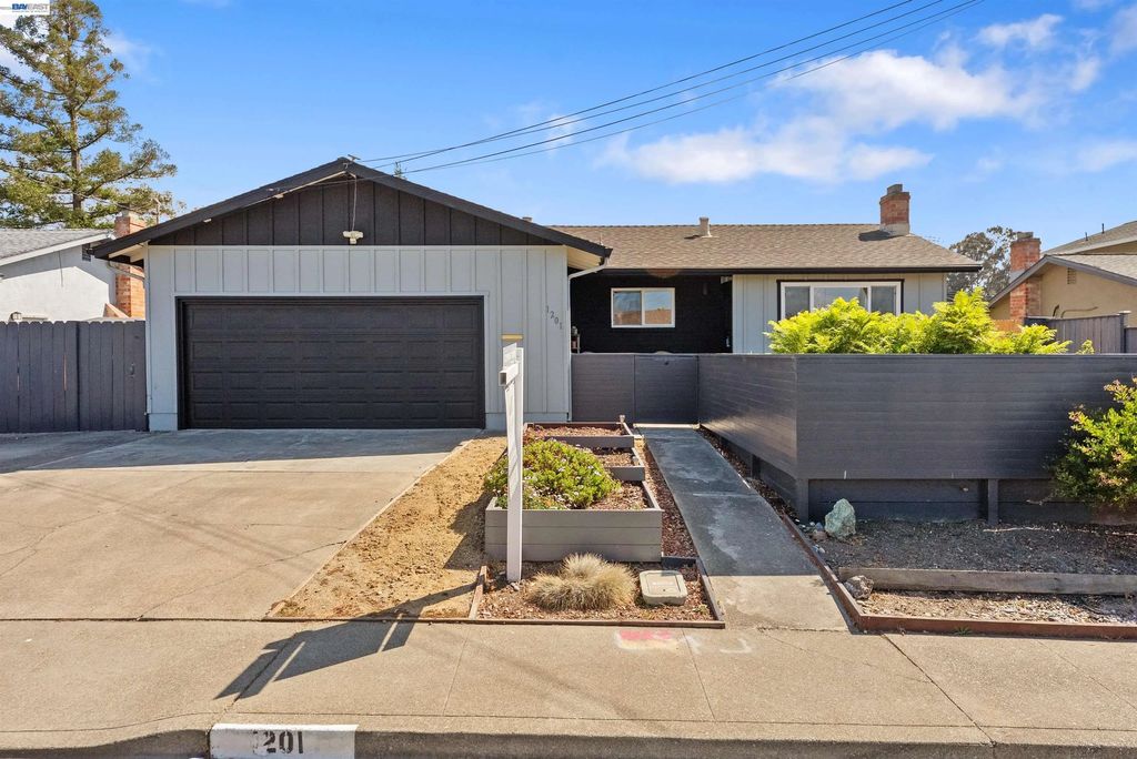 1201 Belfair Dr, Pinole