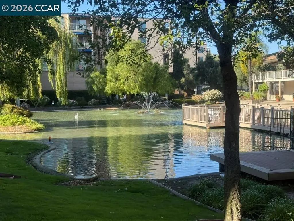 330 N Civic 201, Walnut Creek