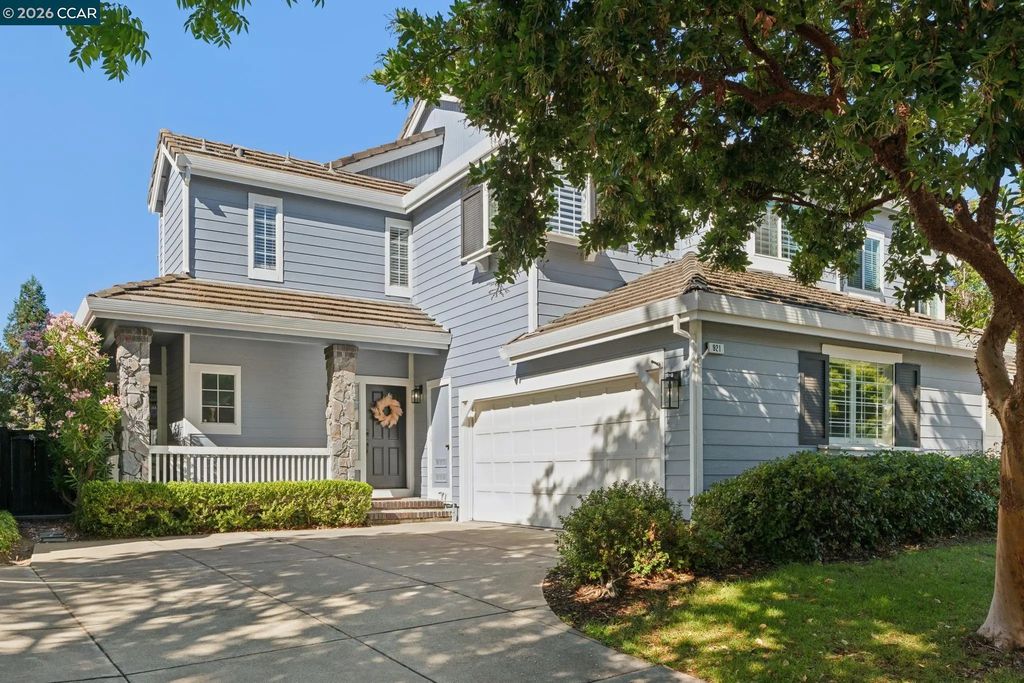 921 Arrowhead Ter, Clayton