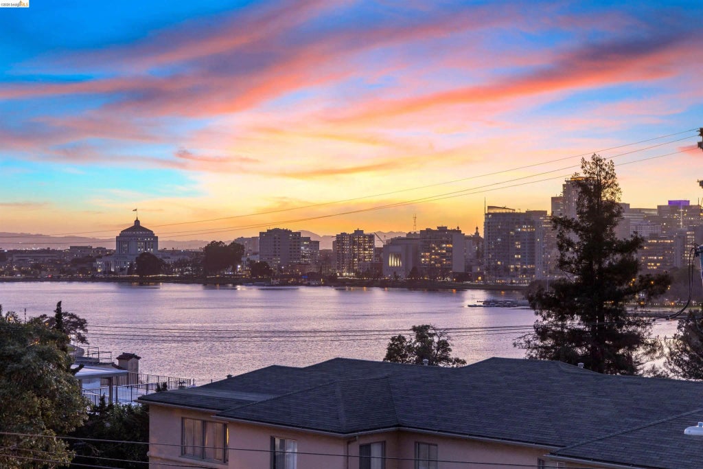 474 Merritt Ave 7, Oakland