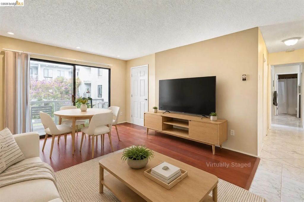 8 Commodore Dr C359, Emeryville