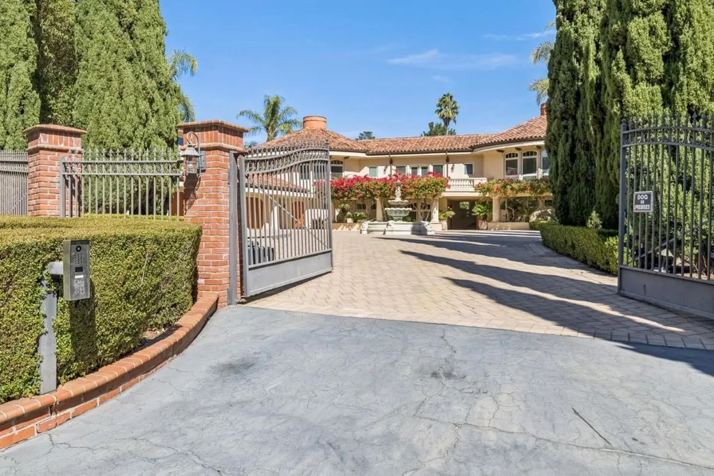 12500 Corbetta Lane, Los Altos Hills