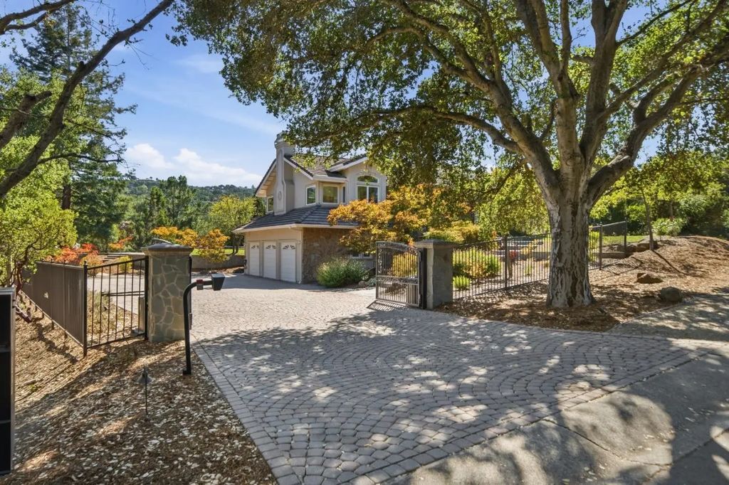 27960 Roble Blanco Court, Los Altos Hills