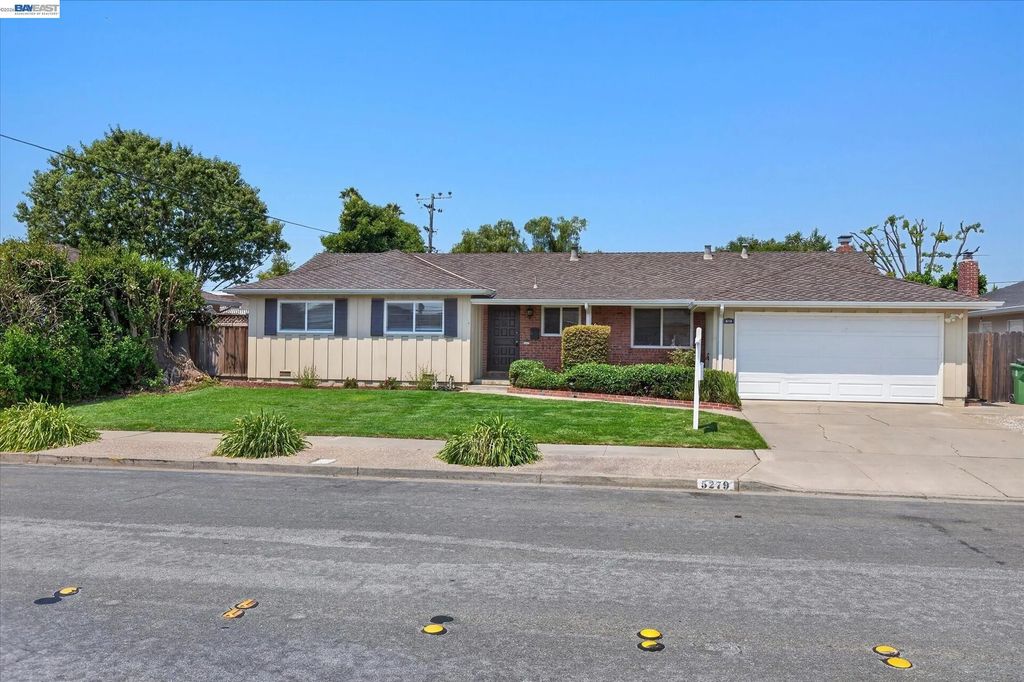 5279 Eggers Dr, Fremont