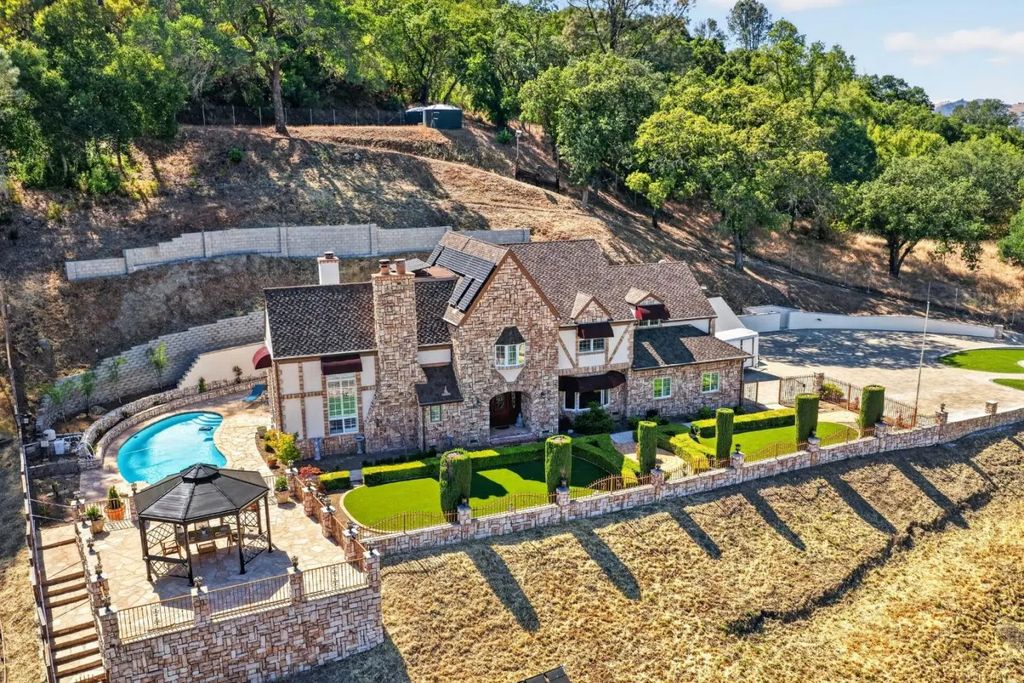 17005 Uvas Road, Morgan Hill