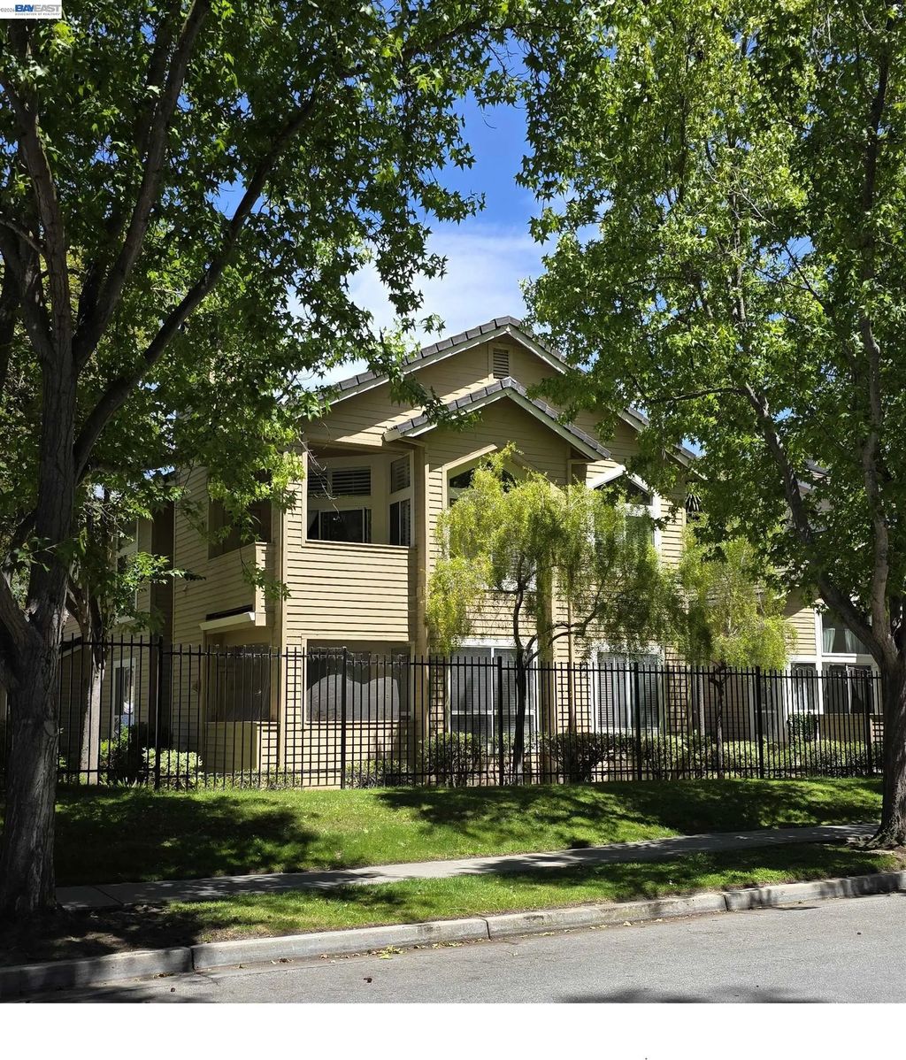 5246 Tacoma Cmn, Fremont