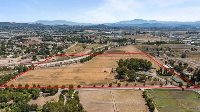 25450 Hayes Ave, Murrieta