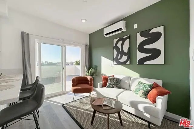 3124 W 11th Street, Los Angeles