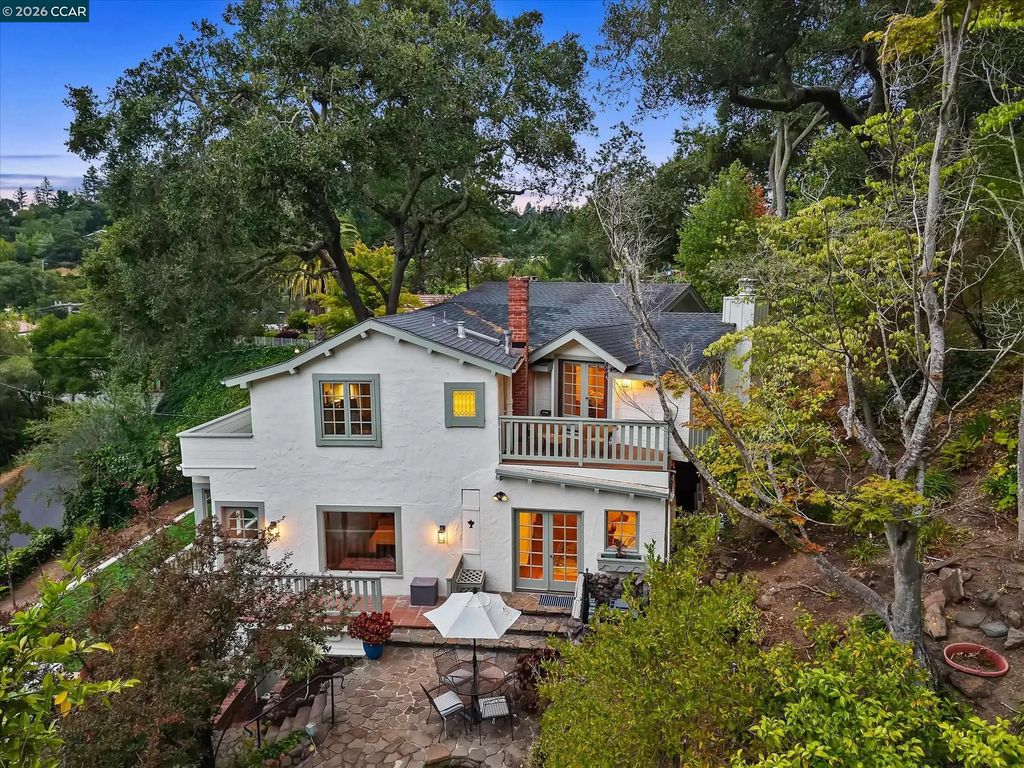112 Camino Sobrante, Orinda