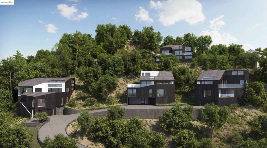 8018 Alvarado Rd., Oakland