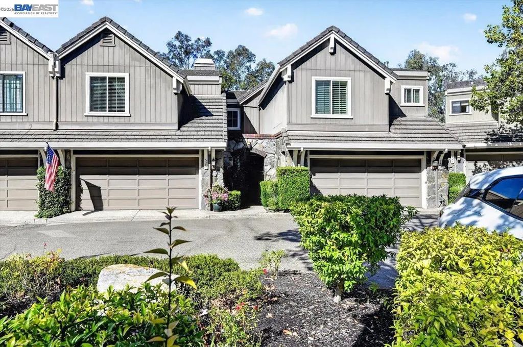 525 Silver Oak Ln, Danville
