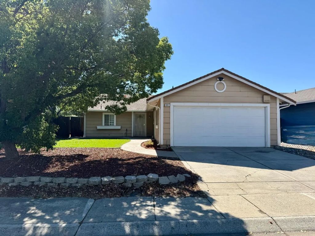 2001 Newport Drive, Pittsburg