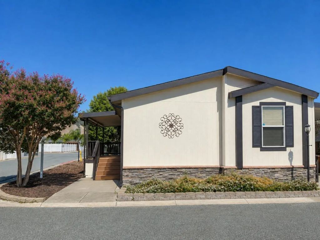 16711 Marsh Creek Road 74, Clayton