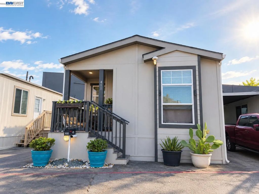 3015 E Bayshore Rd 411, Redwood City