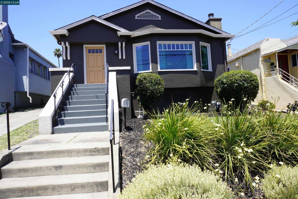 2645 Maxwell, Oakland