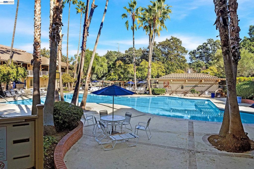 310 N Civic Dr 101, Walnut Creek