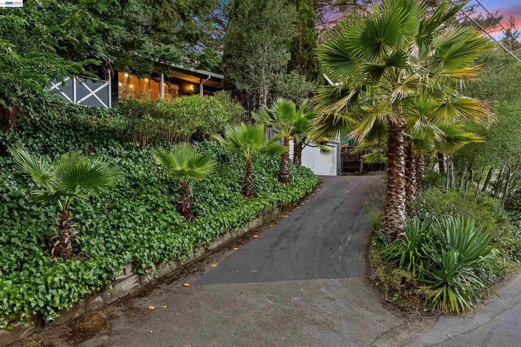 45 Sleepy Hollow Ln, Orinda