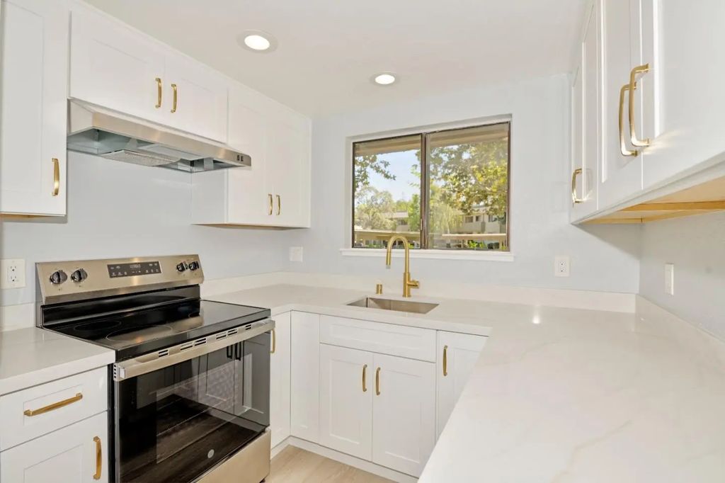 1047 N Abbott Avenue, Milpitas